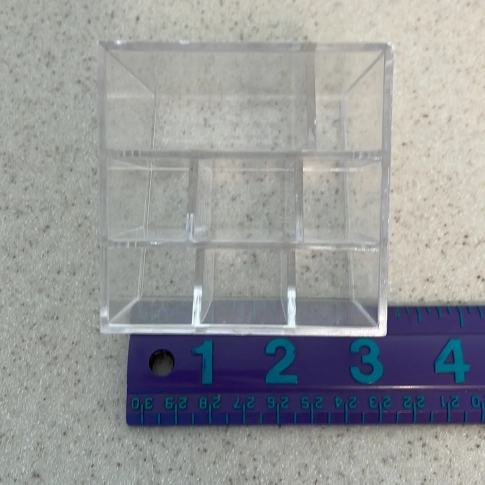 Set of plexiglass lipstick holders